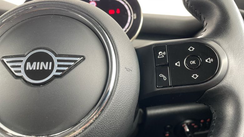 MINI Hatchback 135kW Cooper S Level 2 33kWh 3dr Auto Electric Hatchback